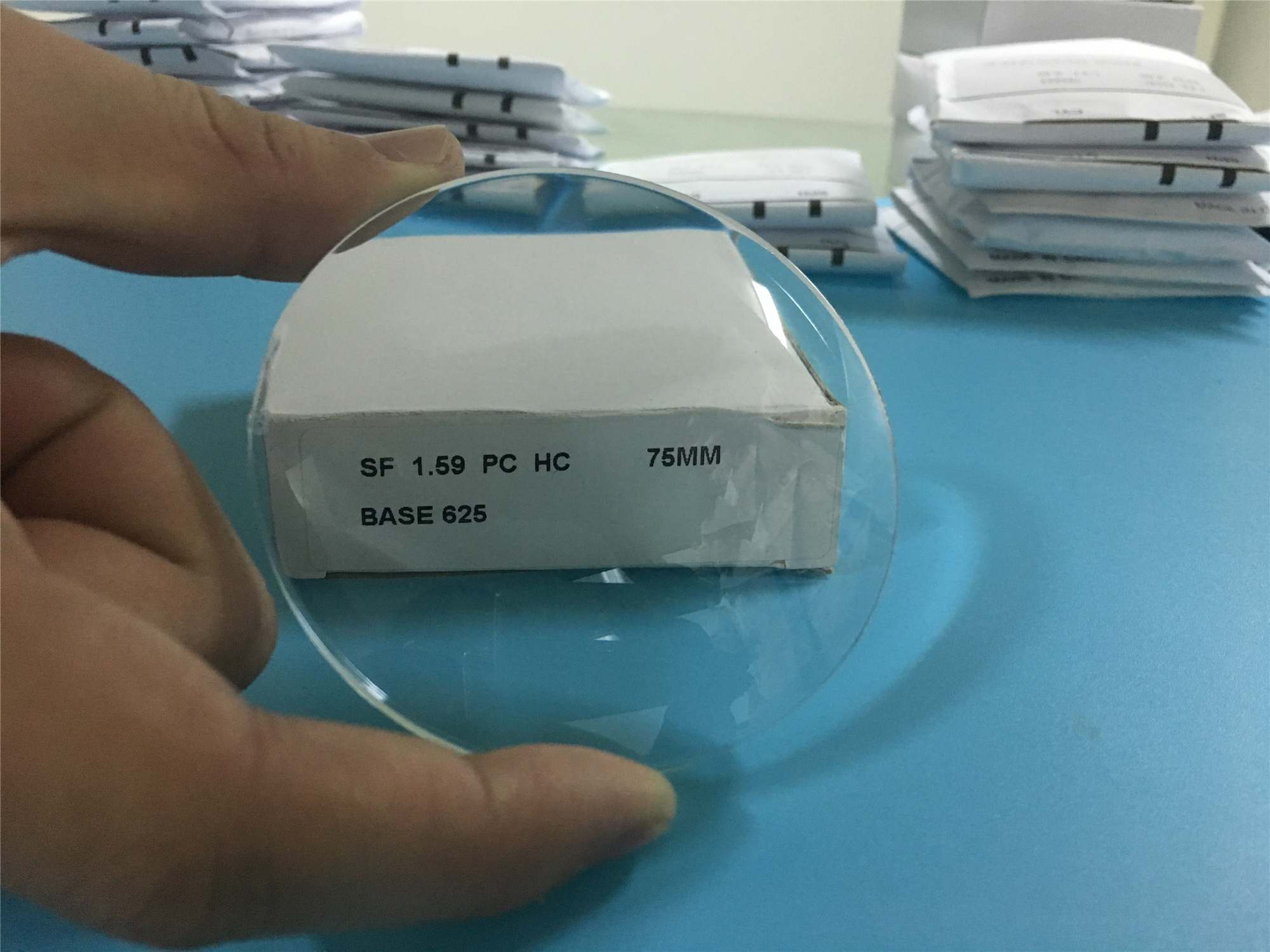 Optical Polycarbonate Lens Blanks 65/70MM Diameter 1.59 Index Hard Coated
